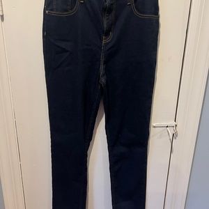 BDG Girlfriend High-Rise Jeans NWT